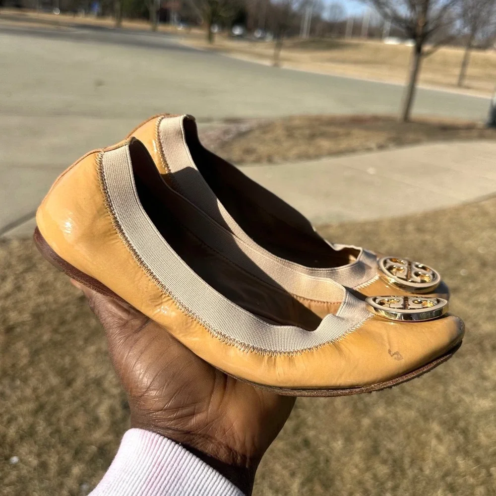 Tory Burch Women's‎ Caroline Patent Leather Ballet Flats Size 7.5 Tan